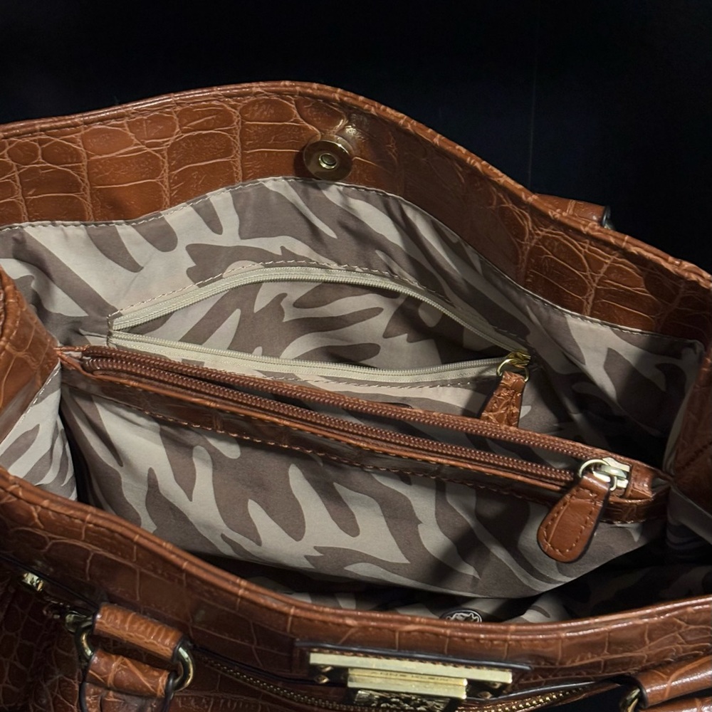 Anne Klein - Picture 4 of 6